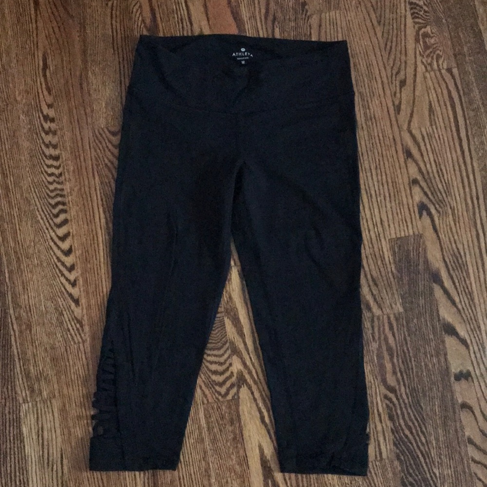 Black athleta cropped leggings